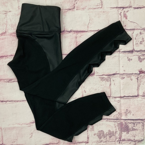 Athleta Faux Leather Cutout Athletic Legging’s size SX - Picture 3 of 7
